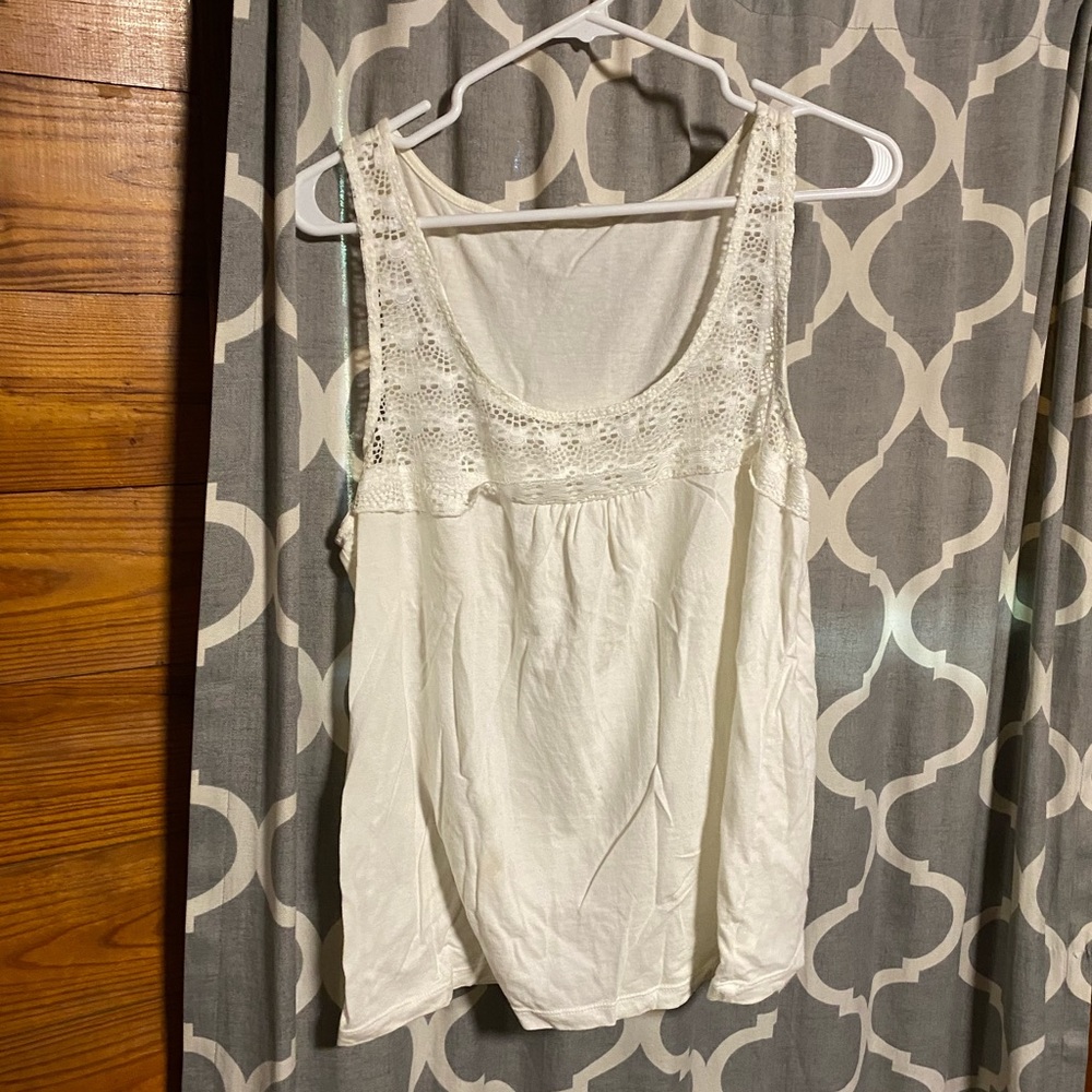 Women’s tank top size large